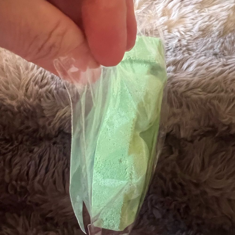 Lush EDAMUMMY BEANS Limited Edition Bath Bomb SOLD OUT - Picture 5 of 5